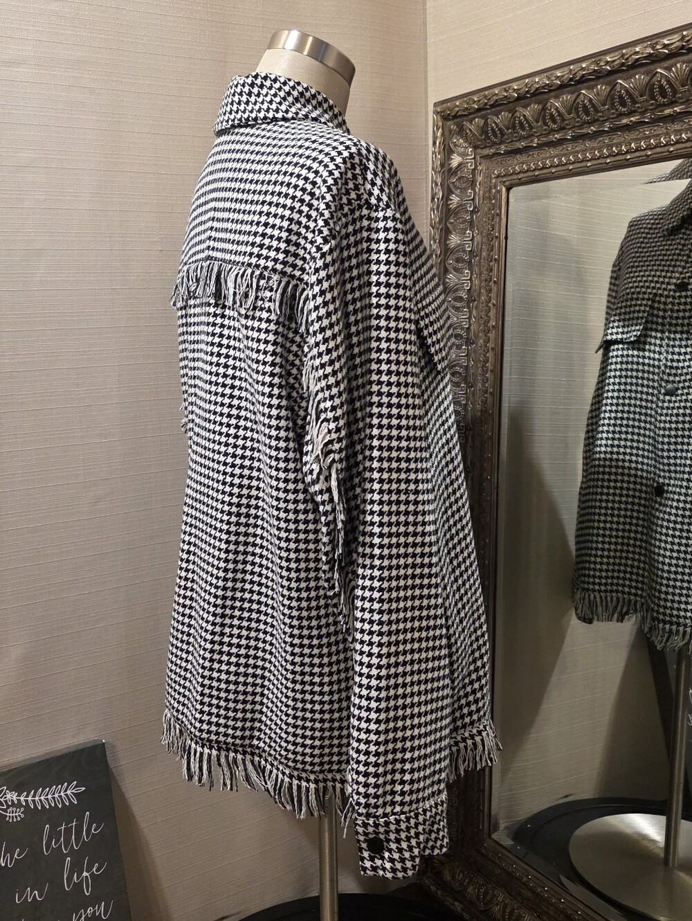 Know.One.Cares - Black & White Houndstooth Fringe Shacket. Sz M.  EUC.